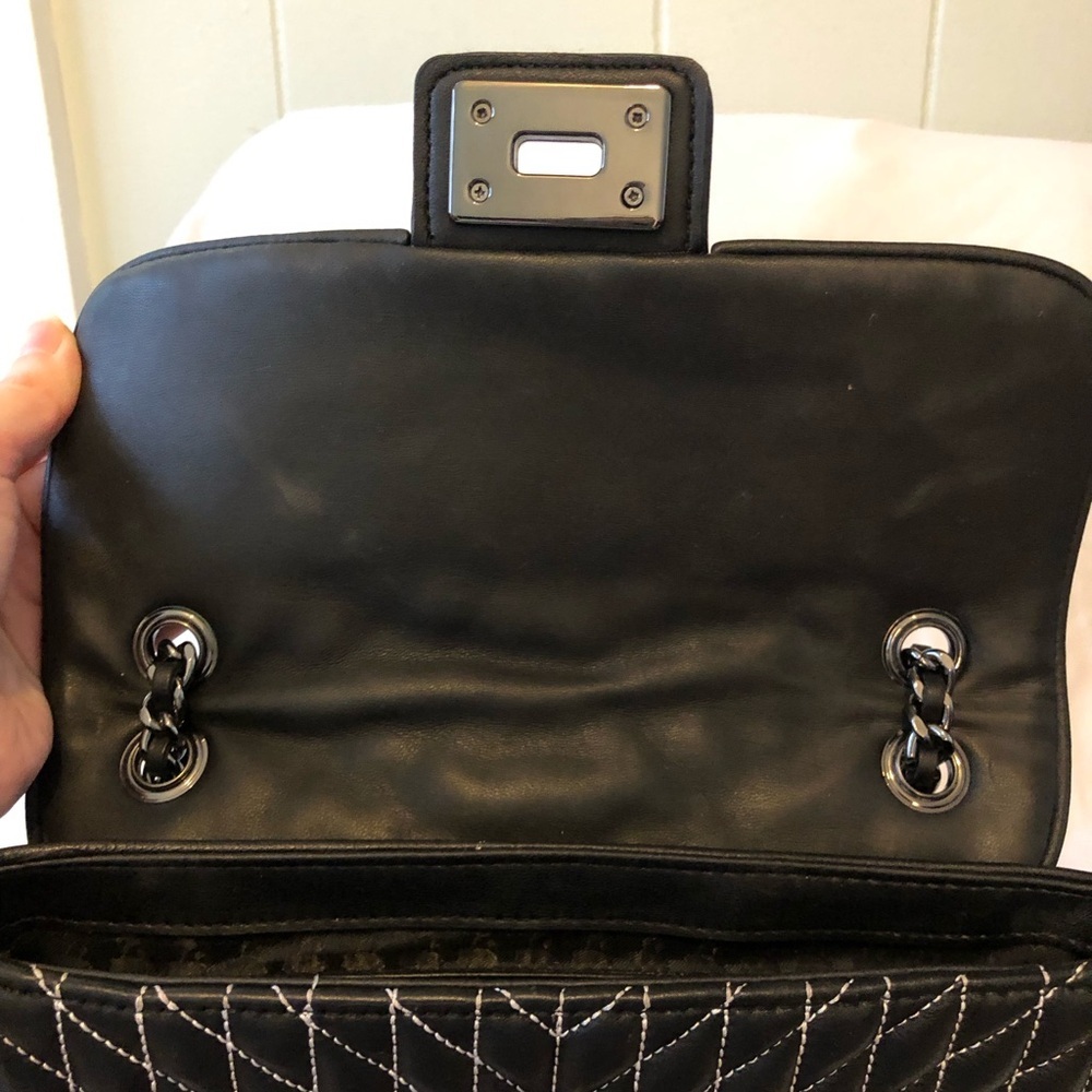 Karl Lagerfeld Paris Agyness Black Quilted Shoulder Bag - Picture 11 of 16